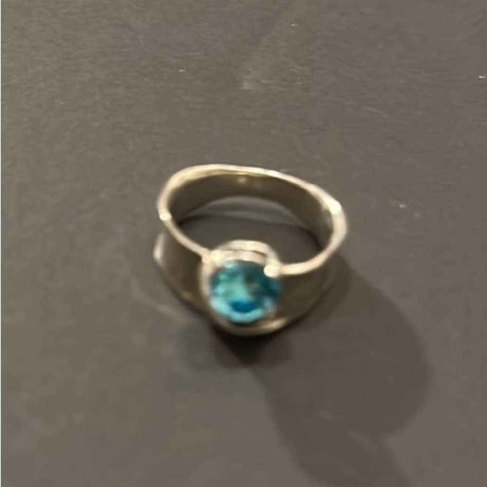 Zuman 925 Sterling Silver and Turquoise Blue Stone Ring   Size 9